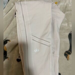 Off white Alo Leggings